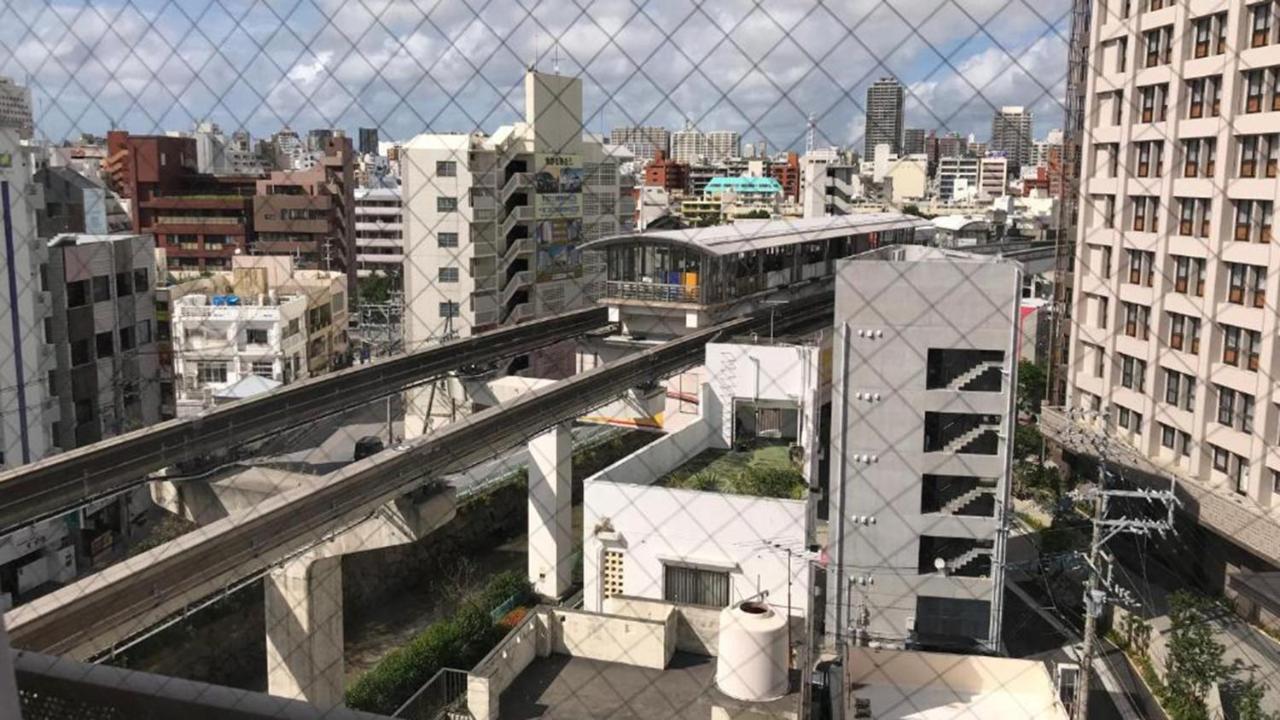 Toyoko Inn Okinawa Naha Kokusai-Dori Miebashi-Eki Exterior photo