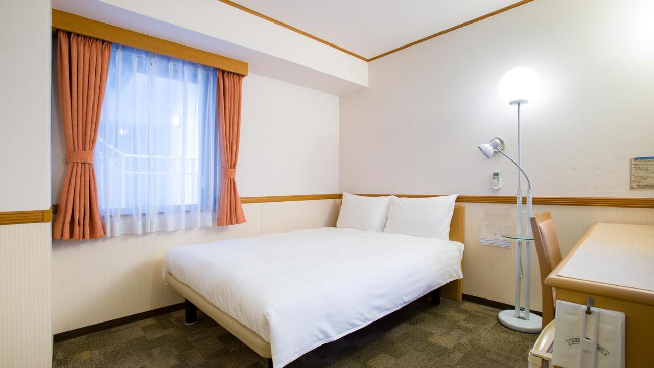 Toyoko Inn Okinawa Naha Kokusai-Dori Miebashi-Eki Exterior photo