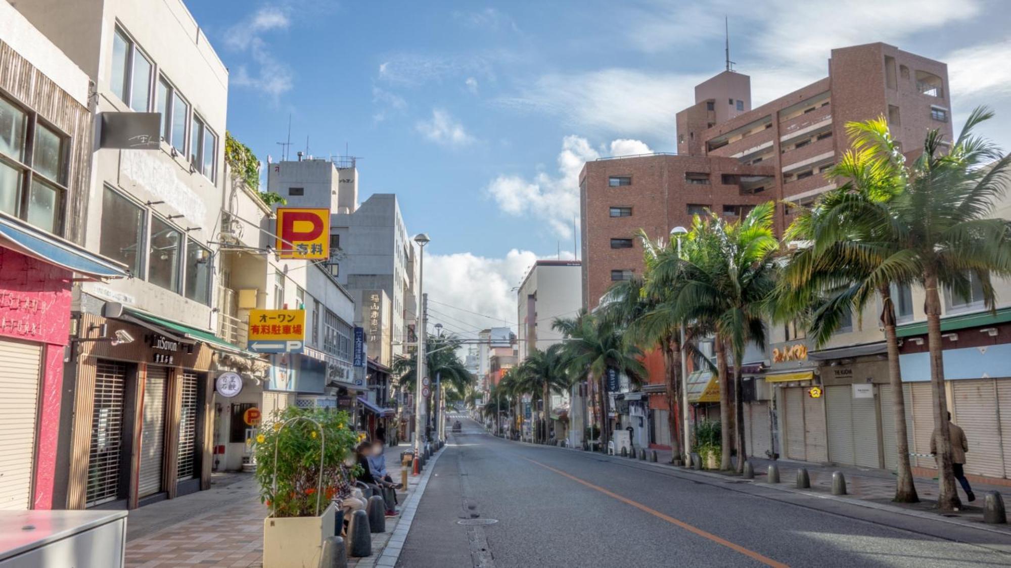 Toyoko Inn Okinawa Naha Kokusai-Dori Miebashi-Eki Exterior photo
