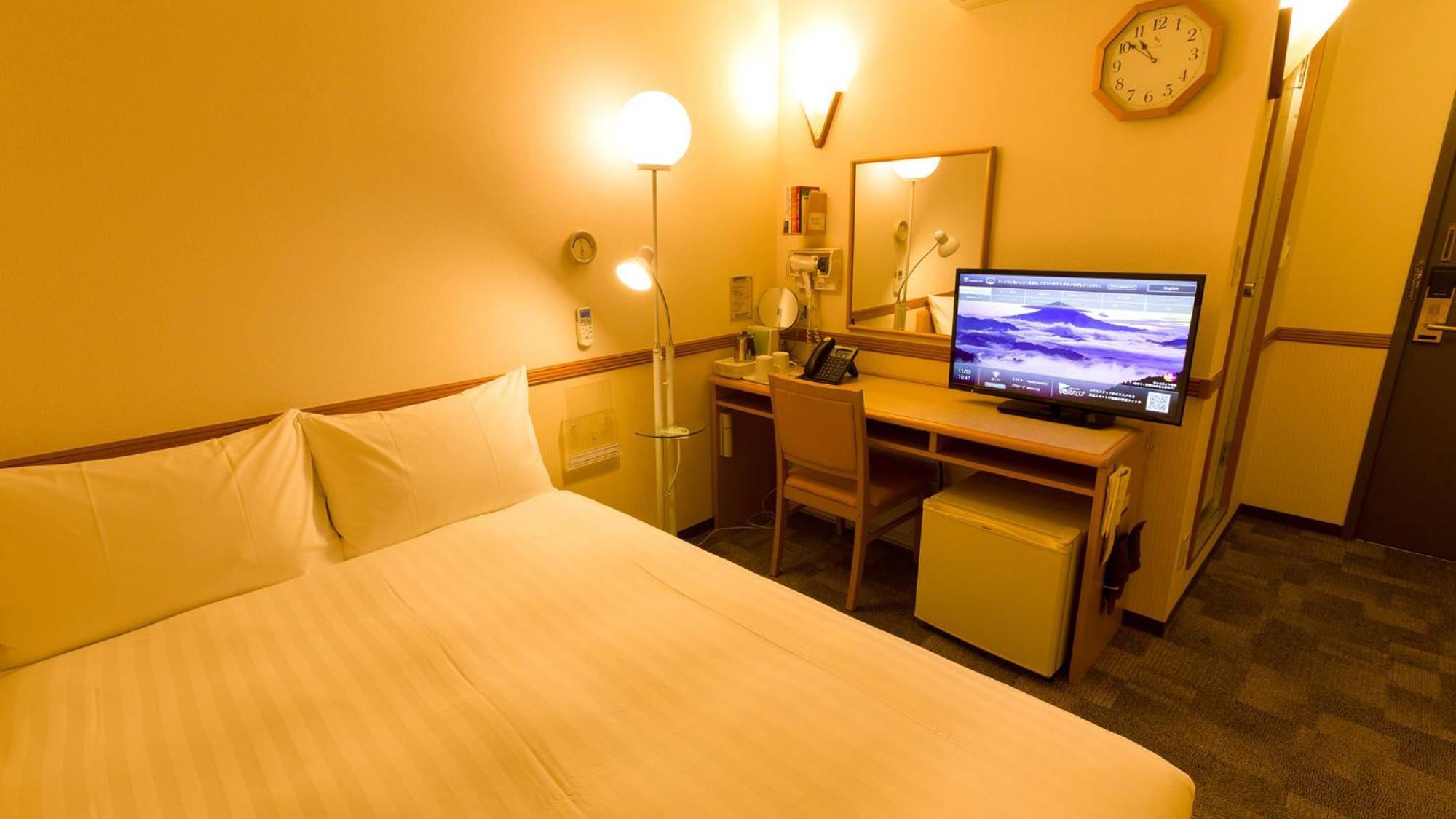 Toyoko Inn Okinawa Naha Kokusai-Dori Miebashi-Eki Room photo