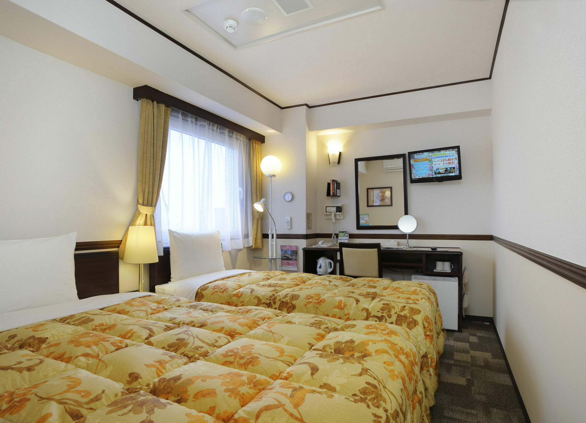 Toyoko Inn Okinawa Naha Kokusai-Dori Miebashi-Eki Exterior photo