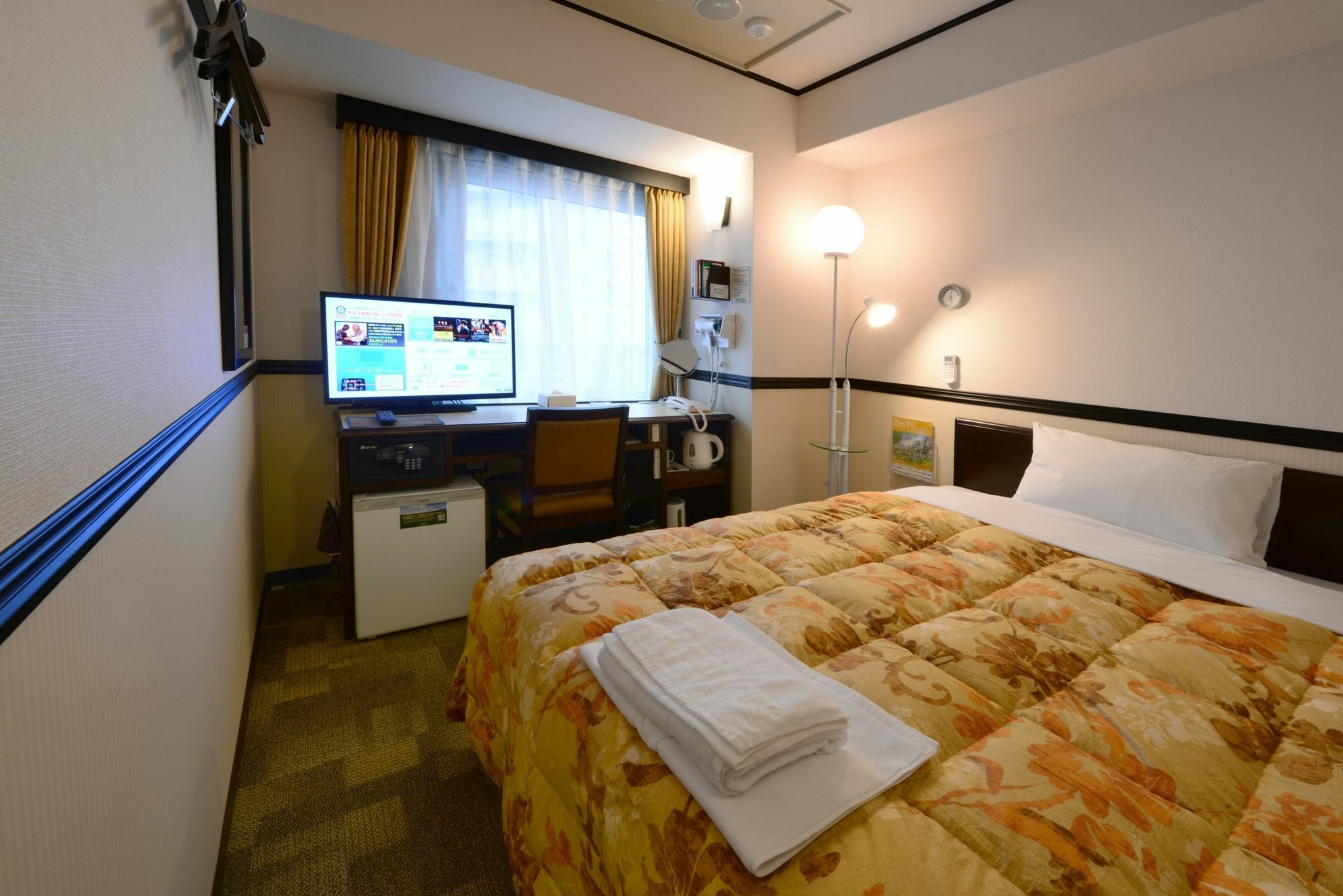 Toyoko Inn Okinawa Naha Kokusai-Dori Miebashi-Eki Exterior photo